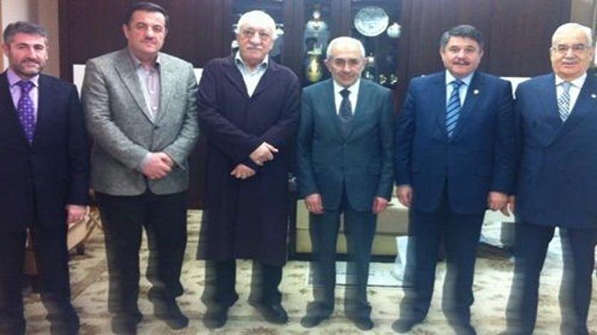 Fethullah Gülen’li fotoğrafa AKP’den savunma: Kimsin diye soracak halimiz yok